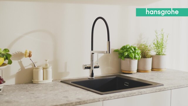 Kitchen faucet with three spray modes