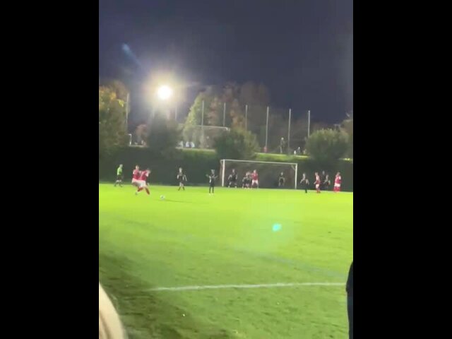 Freistoß aus 30 Meter durch Nico Wagner 