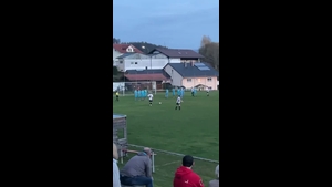 Traumtor von Tim Oppowa zum 3:3 Ausgleich im Spitzenspiel