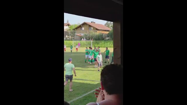 Simon Wimmer erlöst Emmering mit starkem Freistoßtor