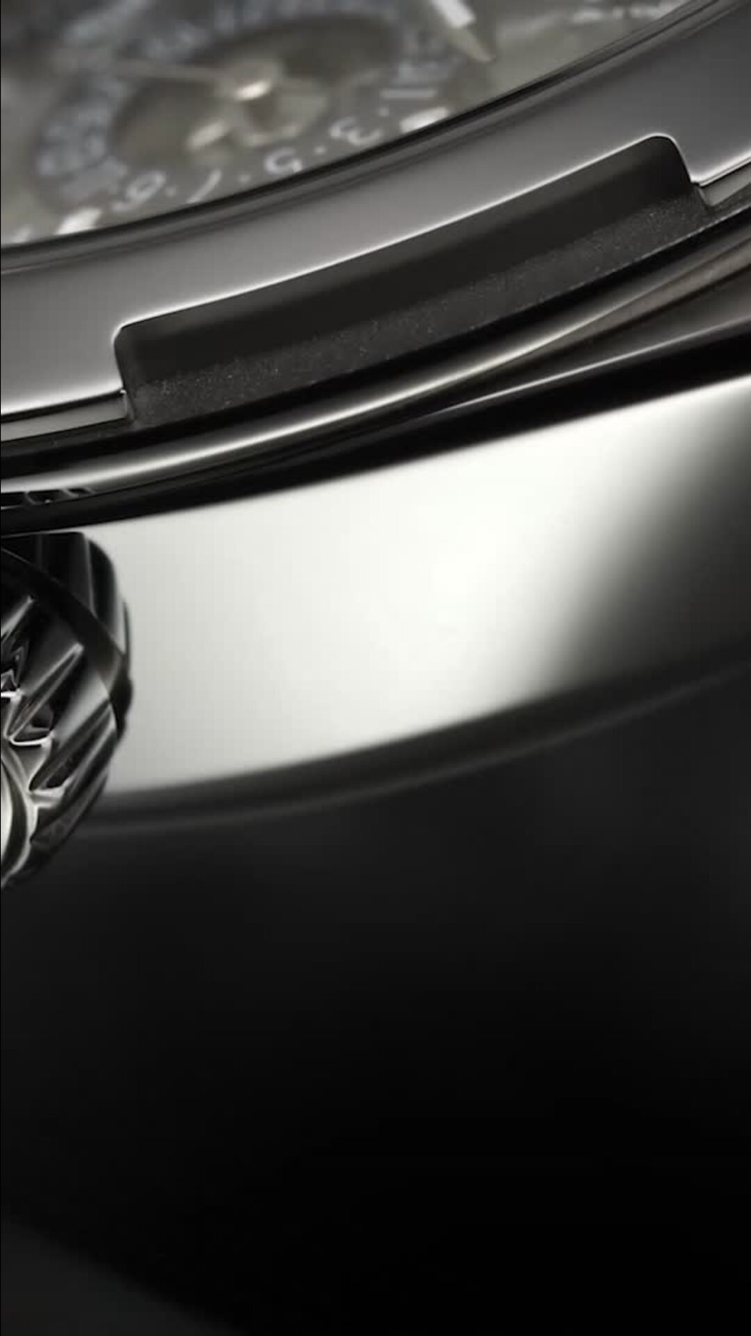 Overseas纵横四海系列超卓复杂功能镂雕腕表| 江诗丹顿